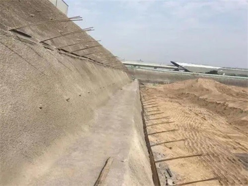 萨嘎河道边坡加固